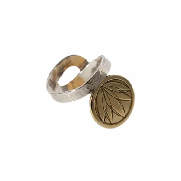 the Lotus ring Stering silver, partly goldplated with 24K Your spiritual piece and harmony[icon name="pagelines" class="" unprefixed_class=""]